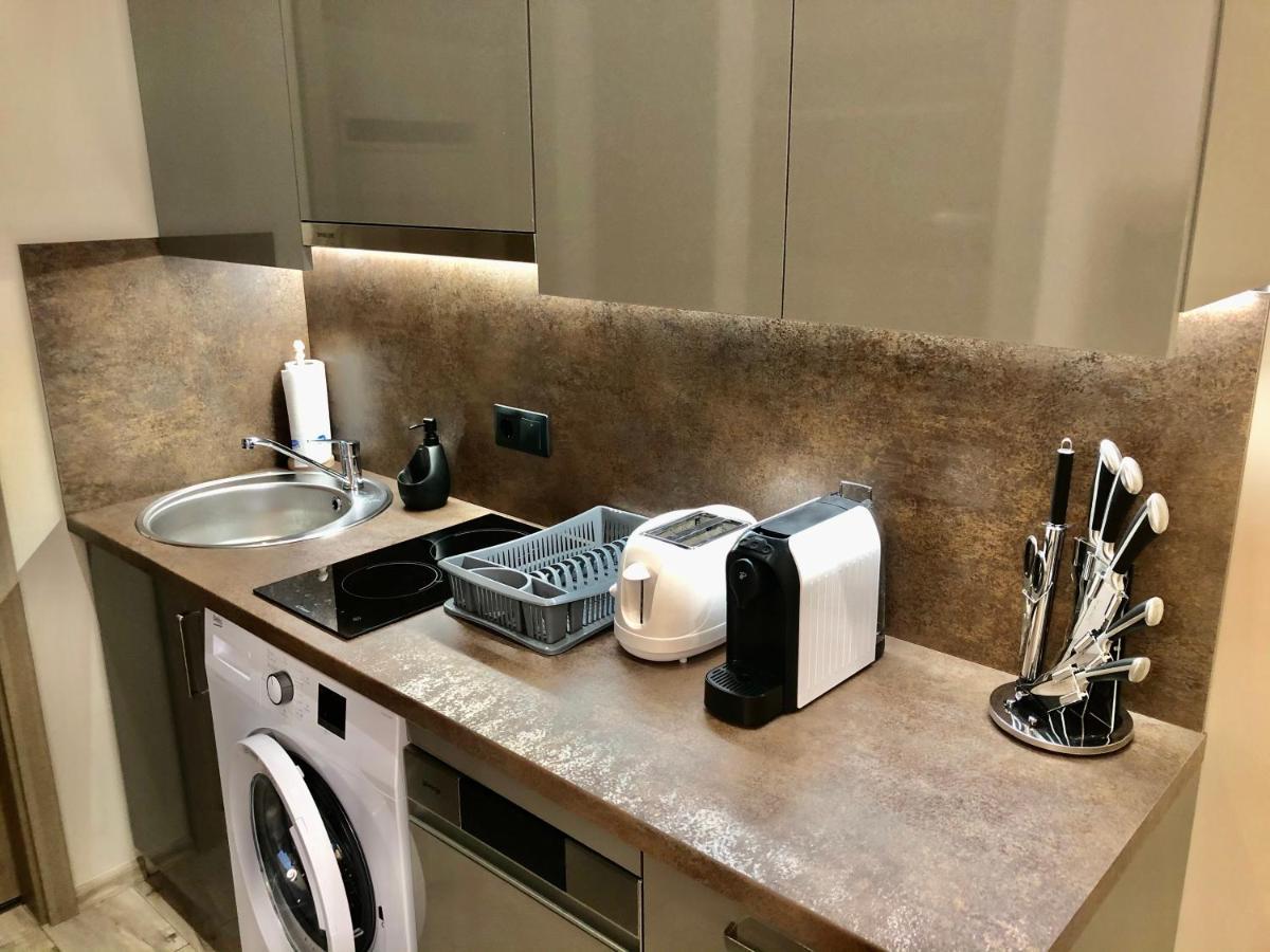 Silver Dawn Apartments Сегед Екстериор снимка