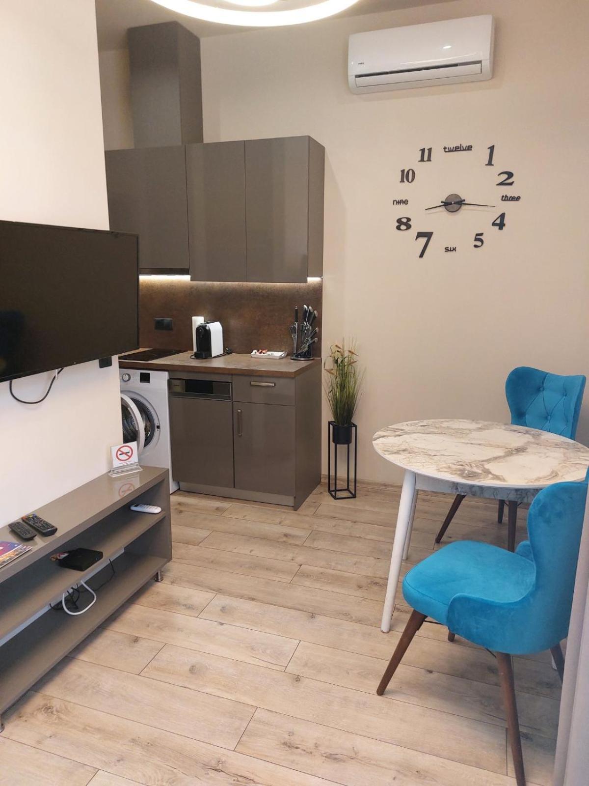 Silver Dawn Apartments Сегед Екстериор снимка