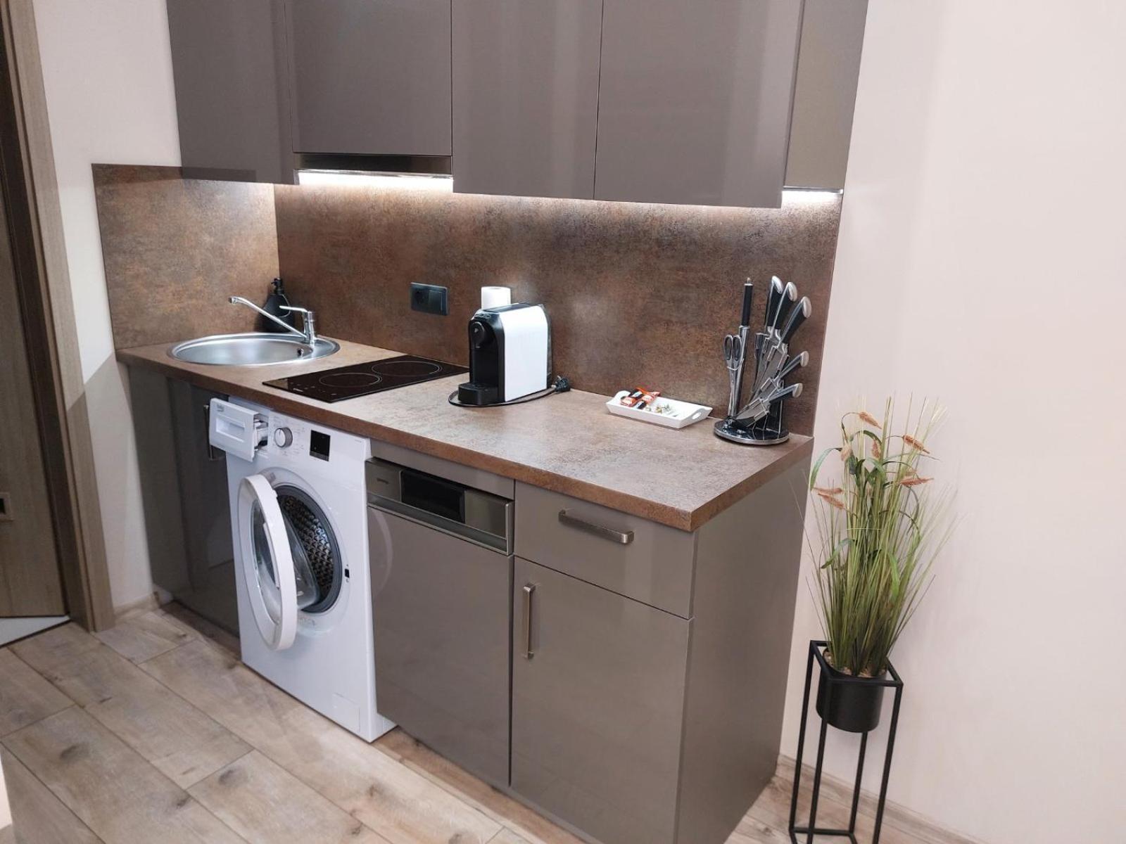 Silver Dawn Apartments Сегед Екстериор снимка