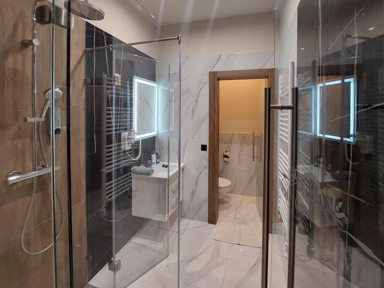 Silver Dawn Apartments Сегед Екстериор снимка