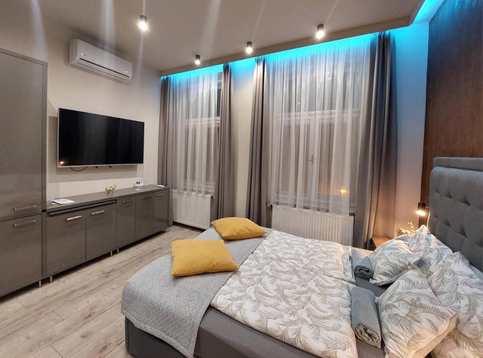Silver Dawn Apartments Сегед Екстериор снимка