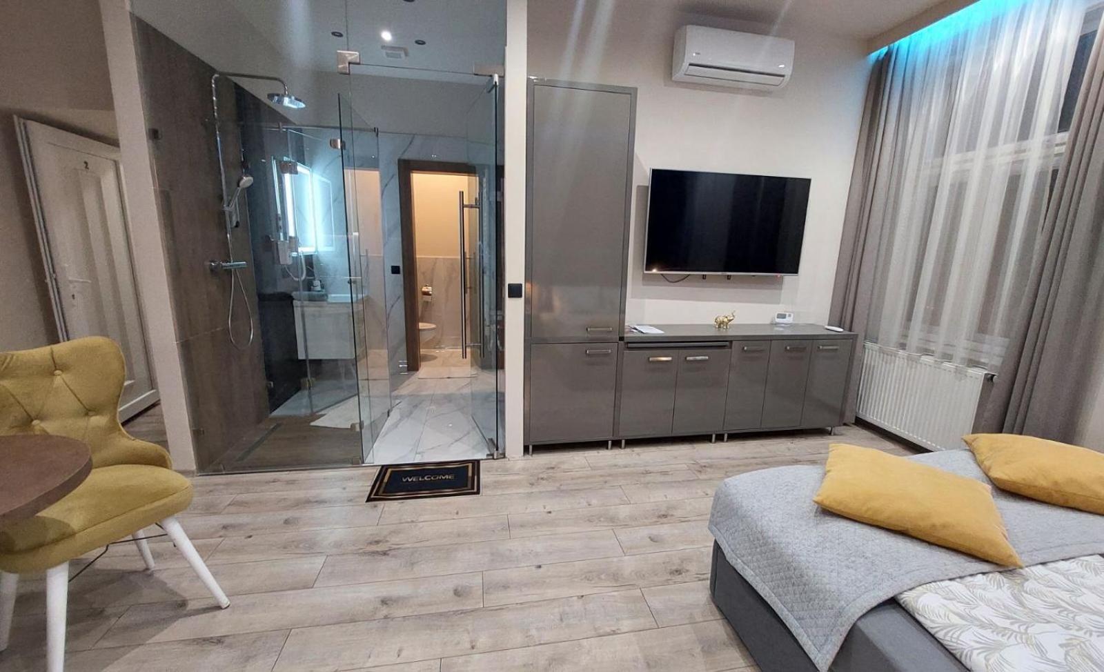 Silver Dawn Apartments Сегед Екстериор снимка